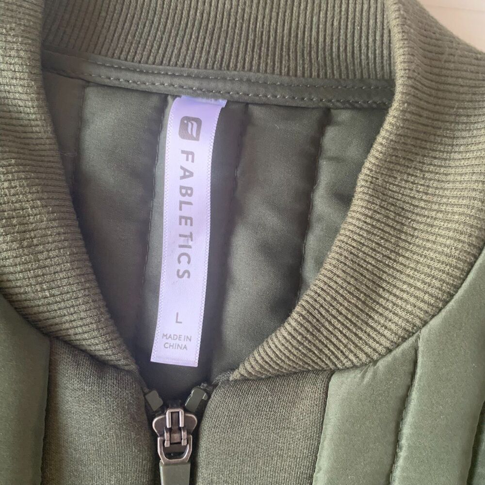Fabletics Womens Pisa Puffer Jacket Olive Green Athleisure Sz Large Tech - Picture 7 of 13